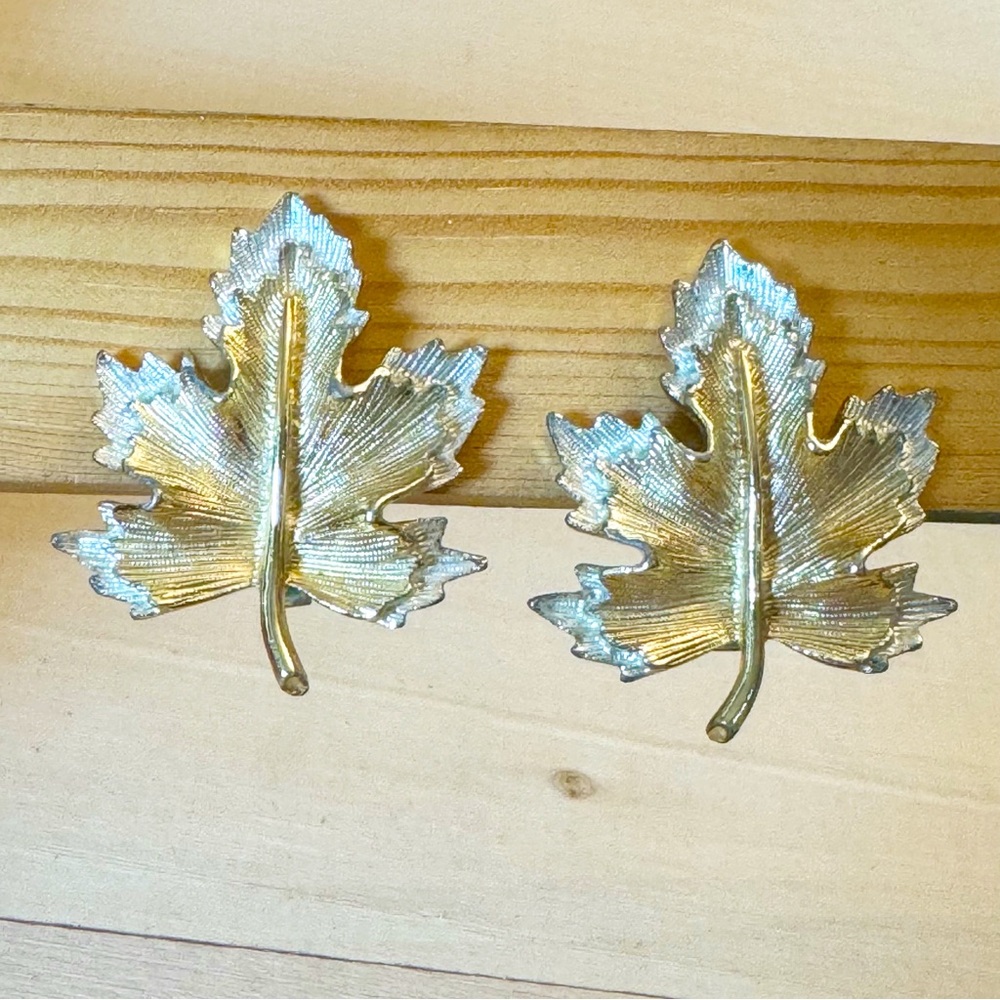 Two Toned Sarah Coventry Vintage Leaf Maple Fall Autumn Pin Brooch